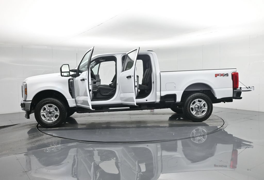 New 2026 Ford F250 XLT w/ FX4 Off-Road Package AWD/4WD image 39