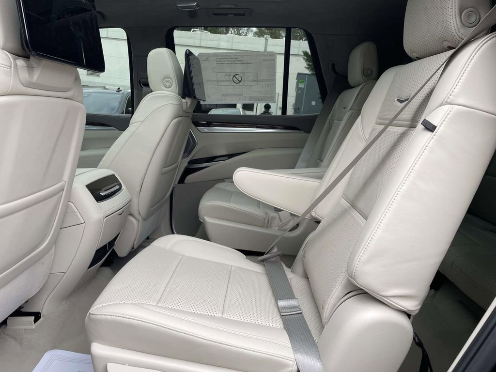 New 2026 Cadillac Escalade Platinum Sport w/ LPO, ONYX Package AWD/4WD image 14