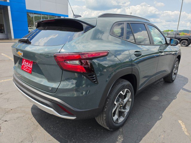 New 2026 Chevrolet Trax LT w/ Driver Confidence Package FWD image 5