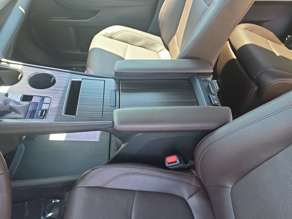 Used 2021 Toyota Sienna Platinum FWD image 25
