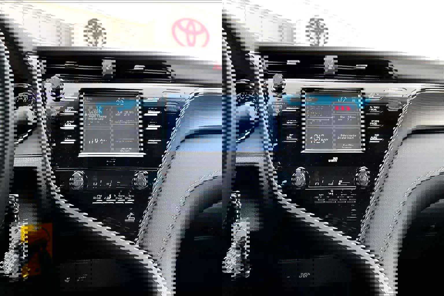 Used 2020 Toyota Camry SE image 35