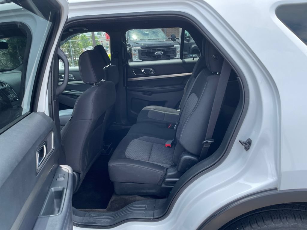 Used 2018 Ford Explorer XLT AWD/4WD image 14