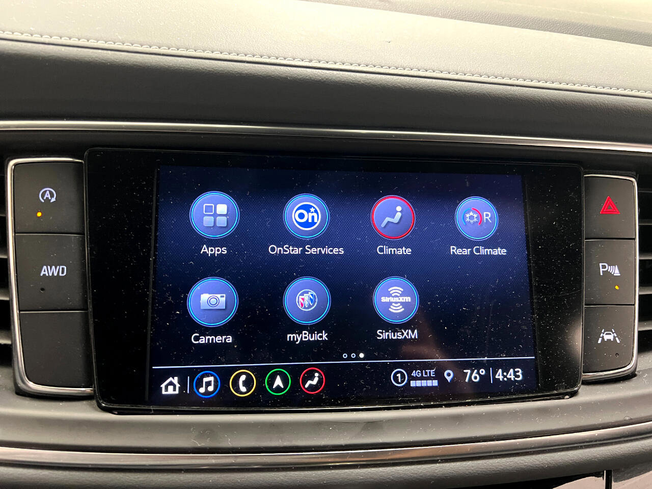 Used 2024 Buick Enclave Premium image 41