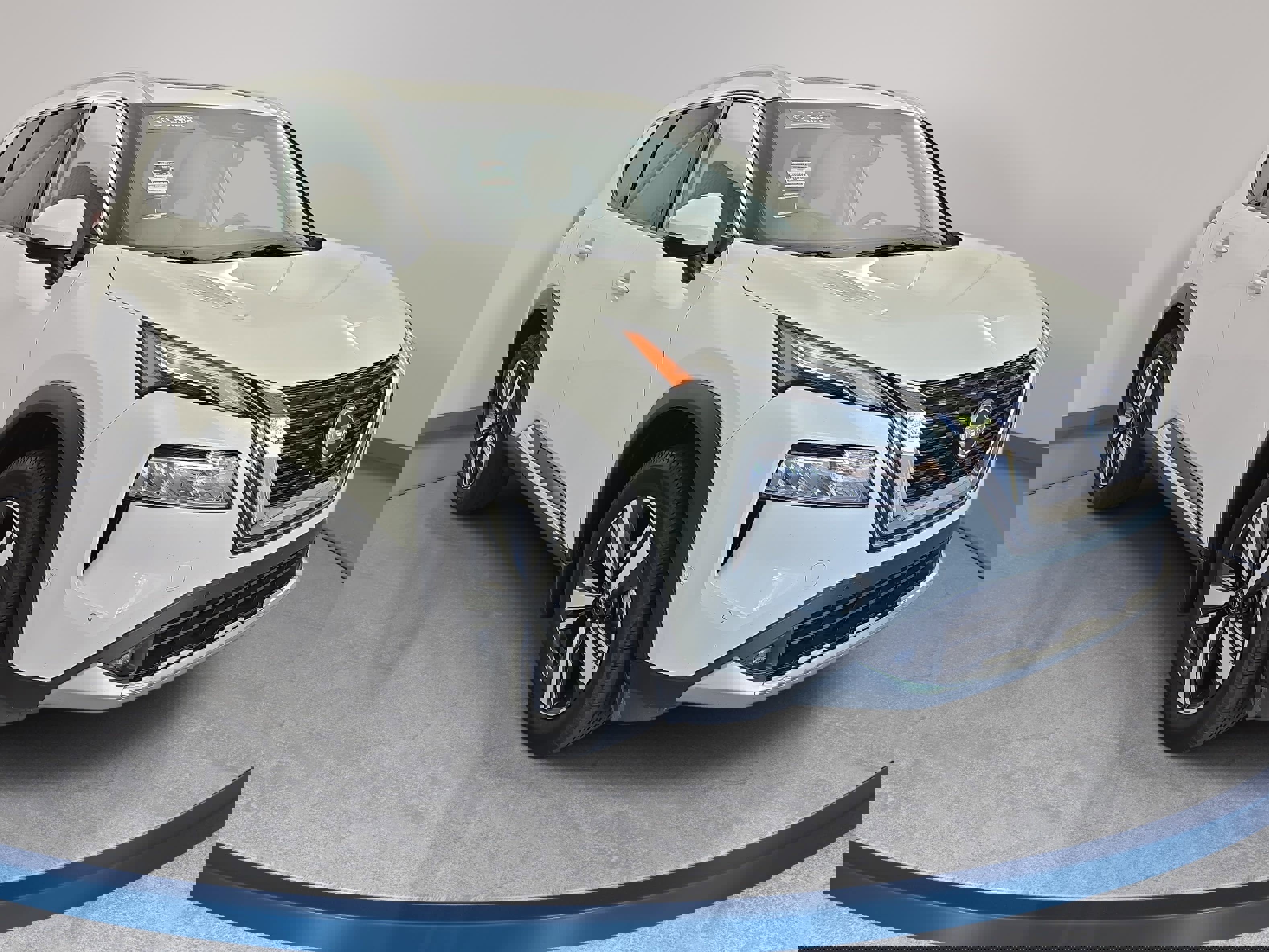 Certified 2022 Nissan Rogue Platinum w/ Head-Up Display Package FWD image 3