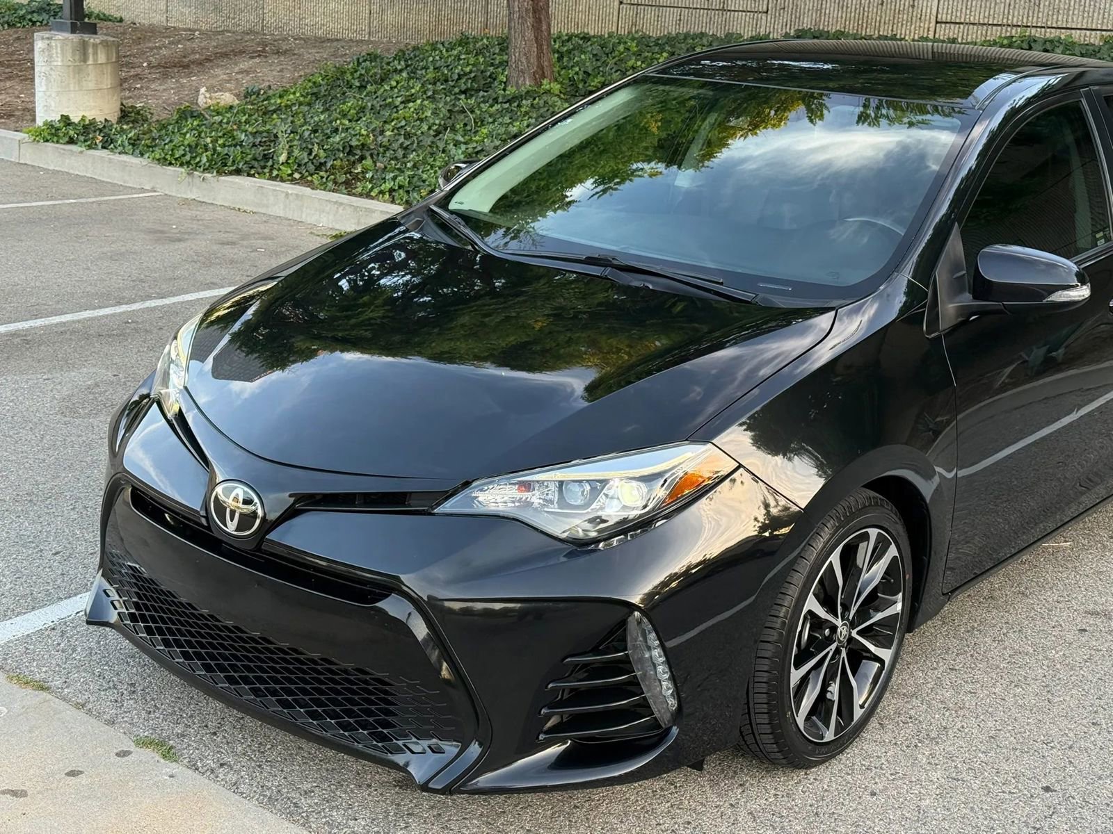 Used 2019 Toyota Corolla SE FWD image 9