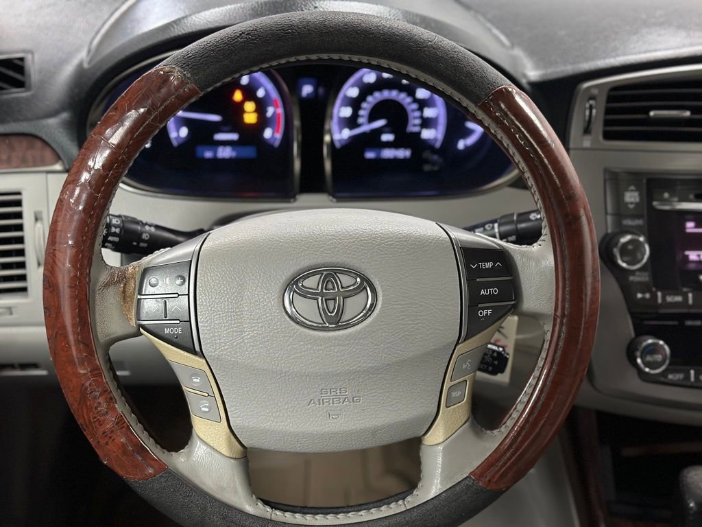 Used 2012 Toyota Avalon Limited image 4
