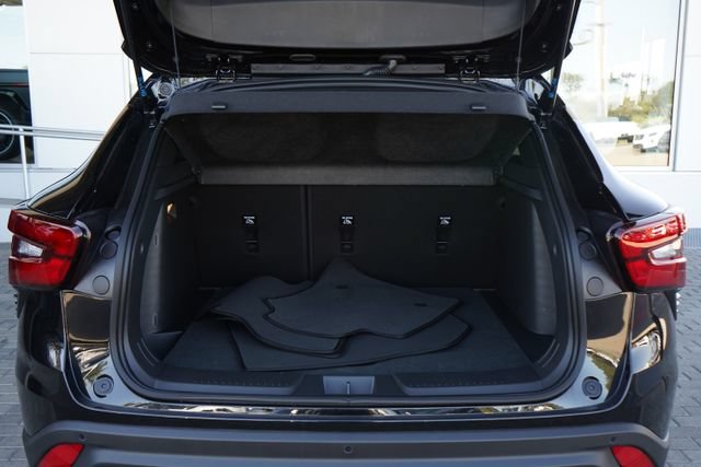 New 2026 Chevrolet Trax RS w/ Sunroof Package FWD image 8