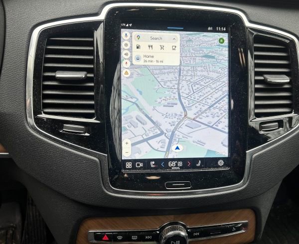 Used 2023 Volvo XC90 B6 Plus w/ Protection Package image 8