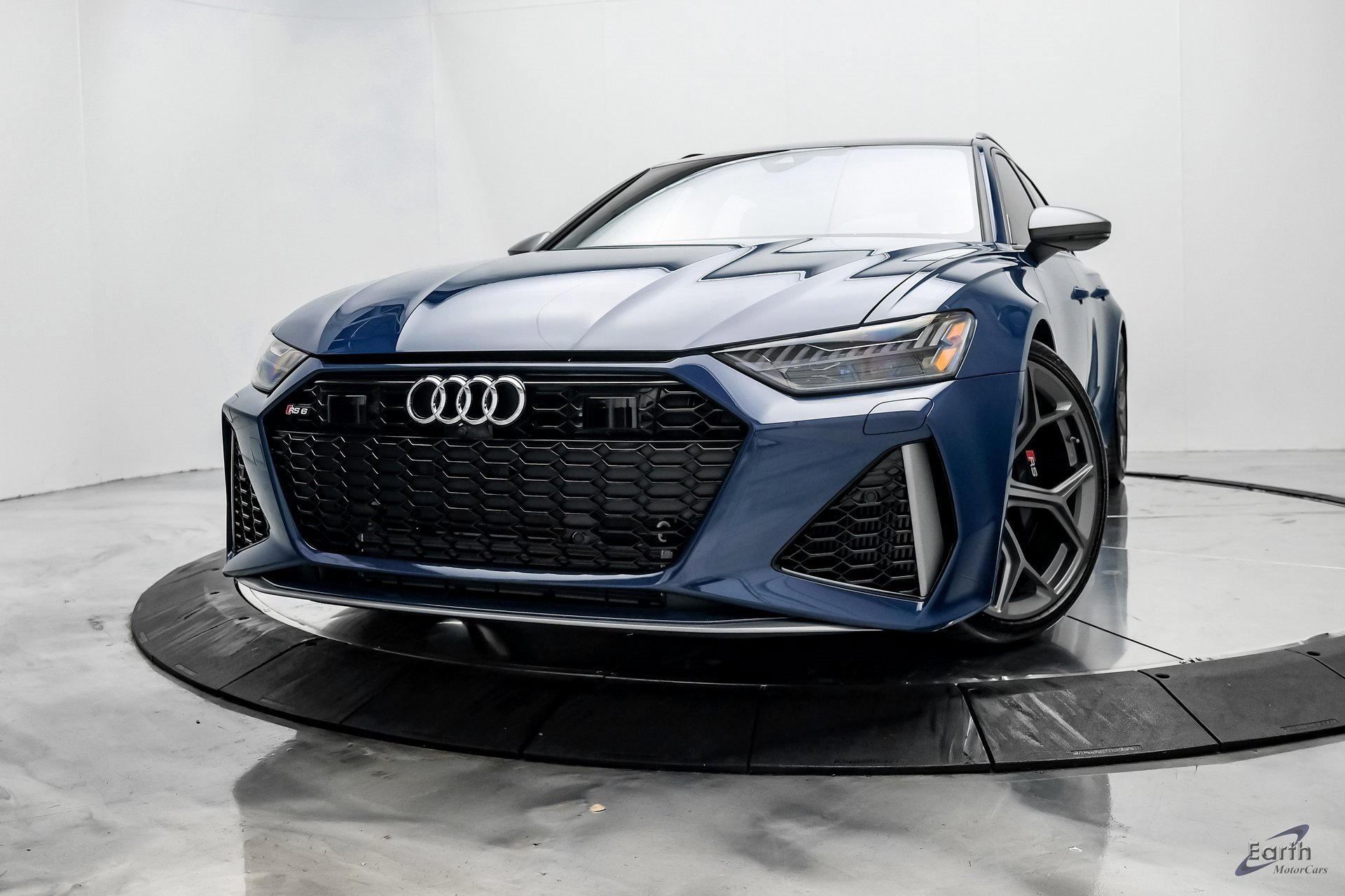 Used 2025 Audi RS 6 performance image 3