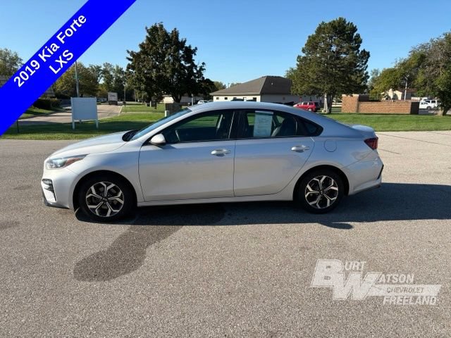 Used 2019 Kia Forte LXS FWD image 3