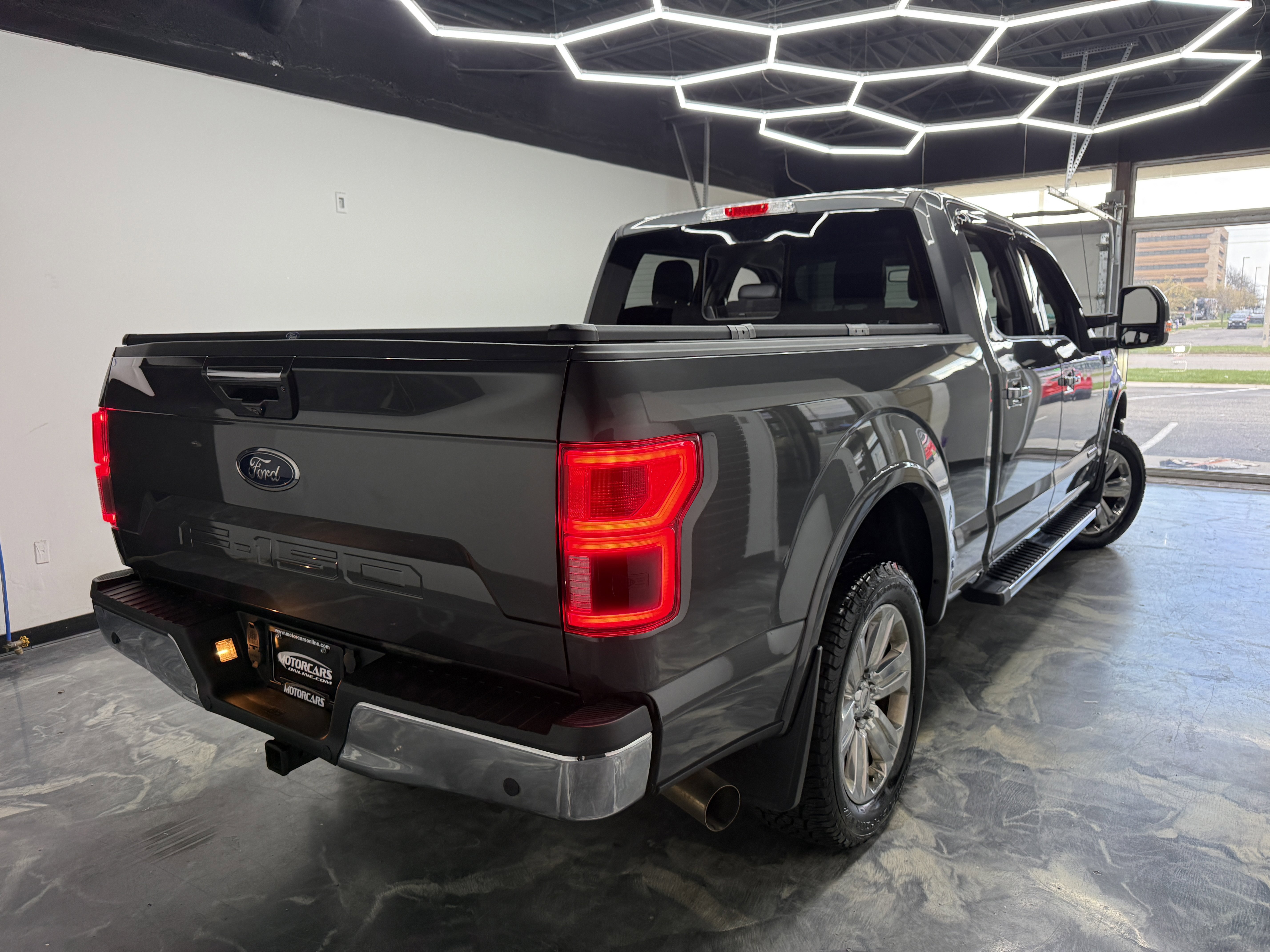 Used 2018 Ford F150 Lariat w/ Equipment Group 502A Luxury AWD/4WD image 5
