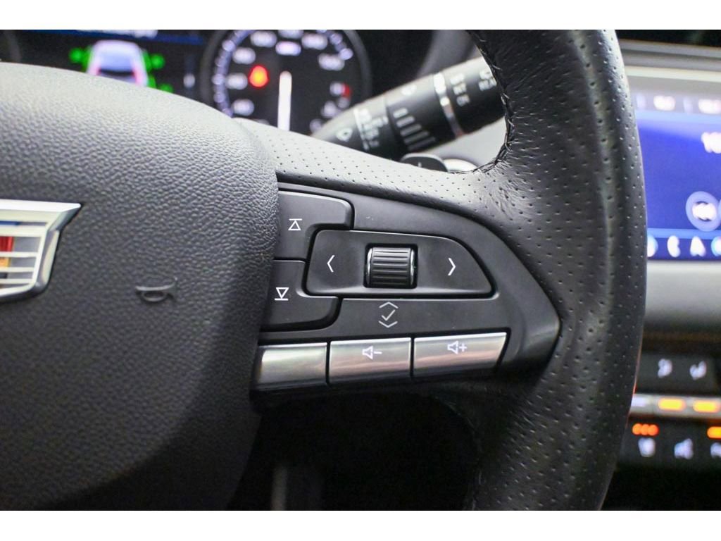 Used 2023 Cadillac XT4 Sport w/ LPO, ONYX Package image 40