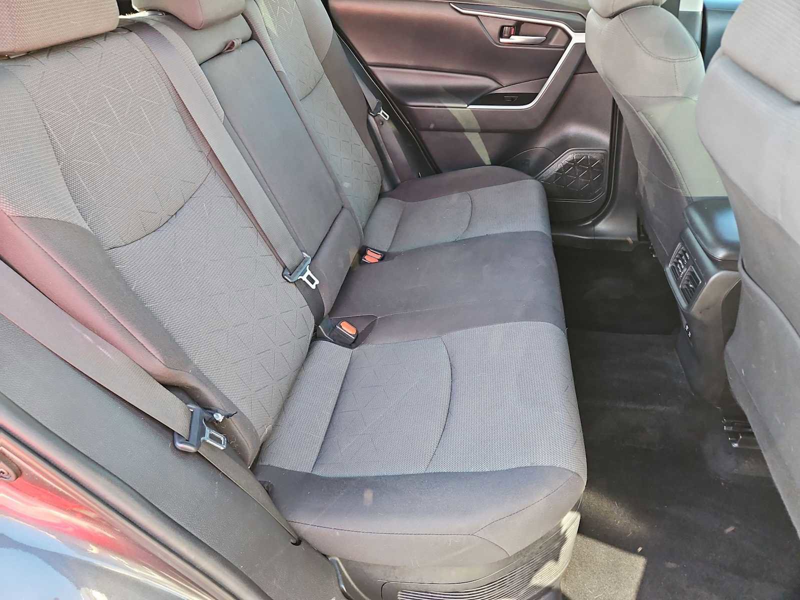 Used 2021 Toyota RAV4 XLE w/ Carpet Mat Package (TMS) image 21