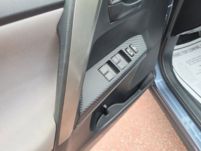 Used 2014 Toyota RAV4 LE AWD/4WD image 11