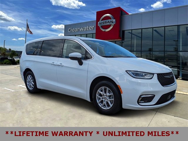 Used 2023 Chrysler Pacifica Touring-L