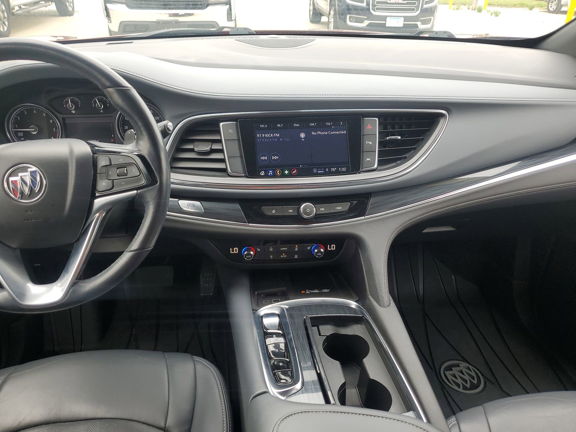 Used 2022 Buick Enclave Essence w/ Sport Touring Edition FWD image 10