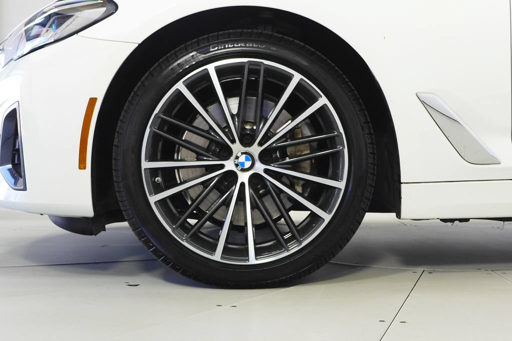 Used 2023 BMW 530i w/ Convenience Package RWD image 5