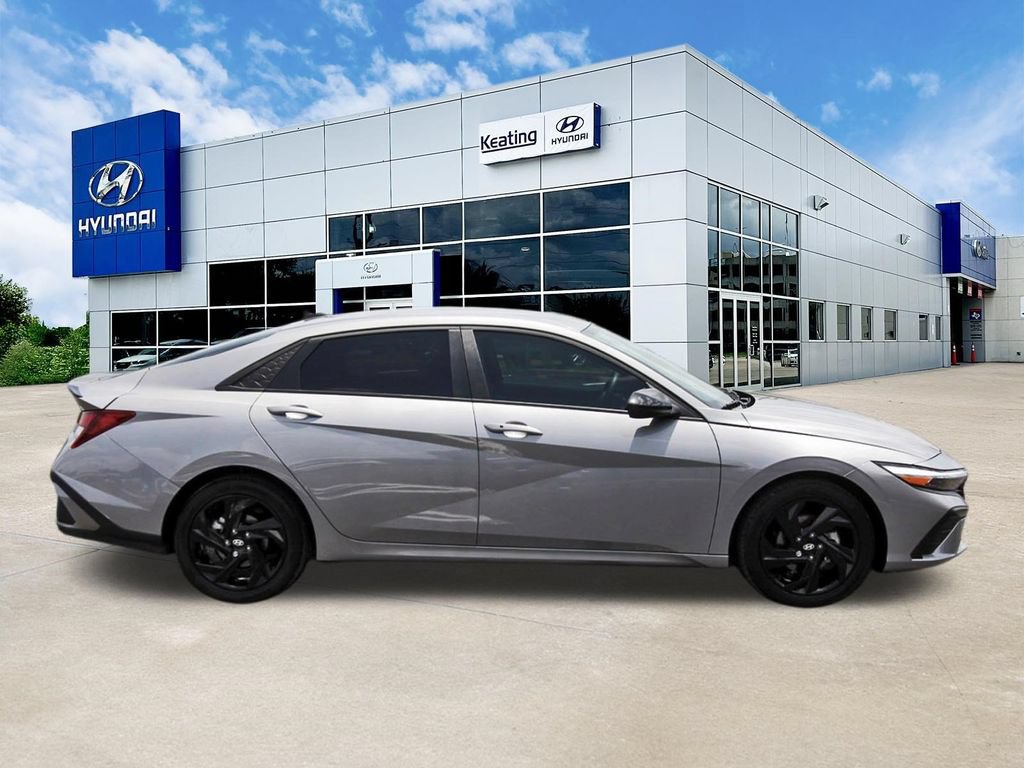 Certified 2026 Hyundai Elantra Sport w/ Cargo Package FWD image 4