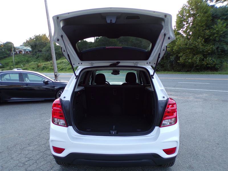 Used 2020 Chevrolet Trax LS w/ Fleet Convenience Package FWD image 40