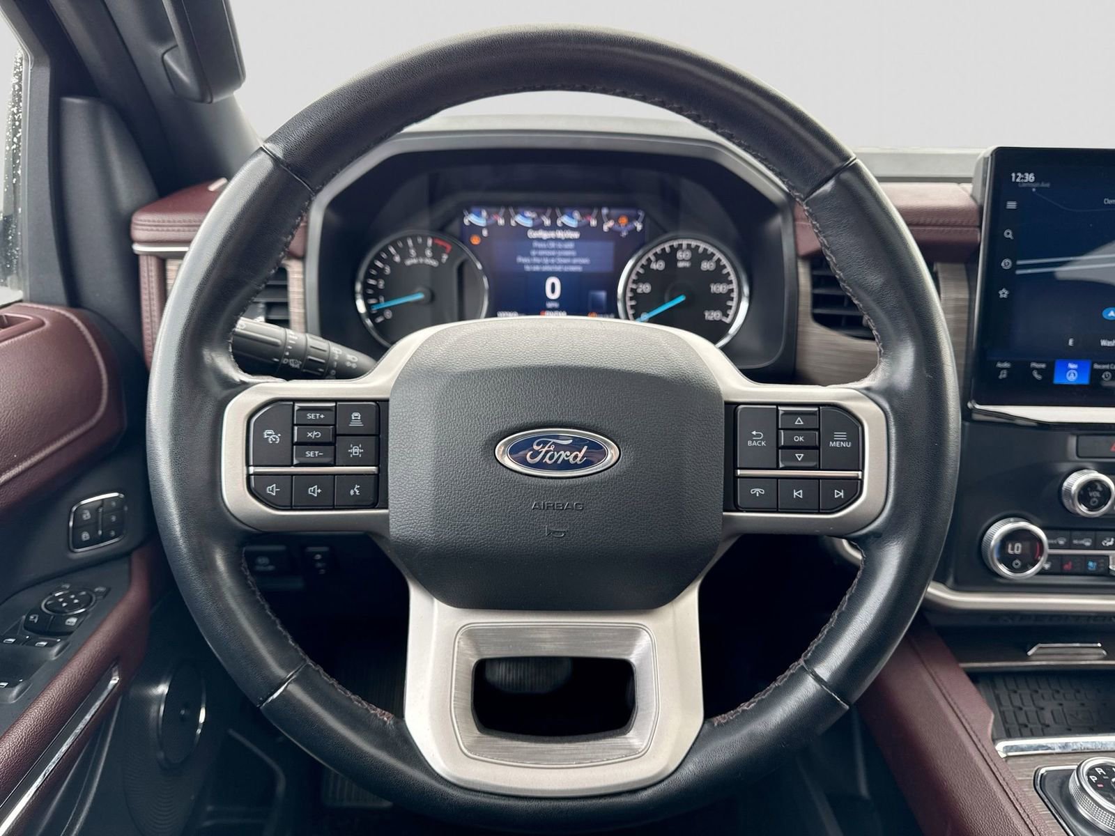 Used 2022 Ford Expedition Limited image 24