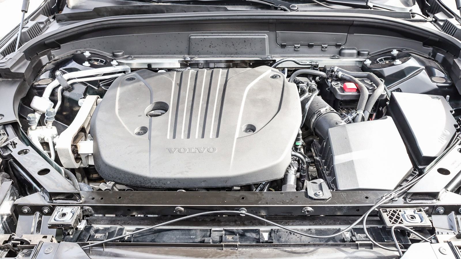 Used 2025 Volvo XC60 B5 Plus image 28