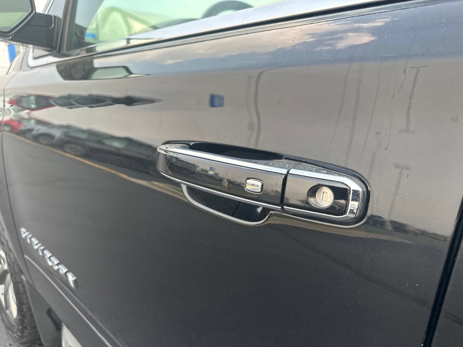 Used 2015 Chevrolet Suburban LTZ AWD/4WD image 10