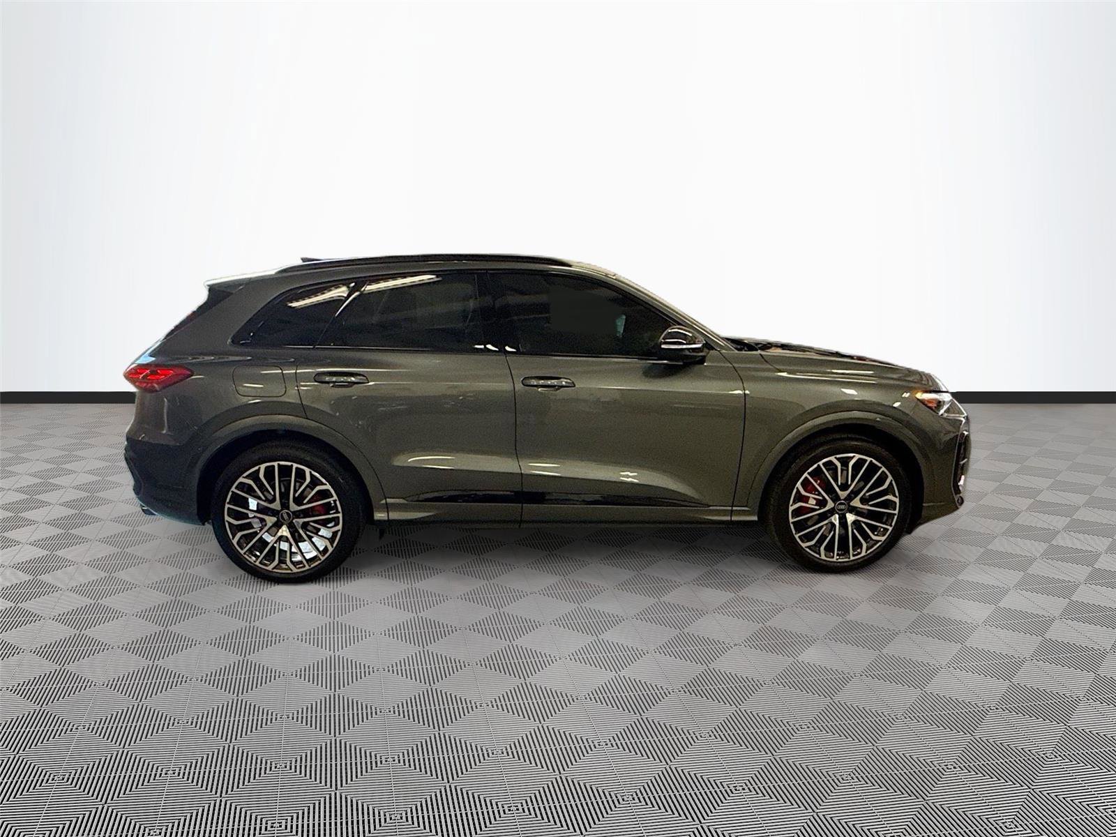 Certified 2025 Audi SQ5 Premium Plus AWD/4WD image 8