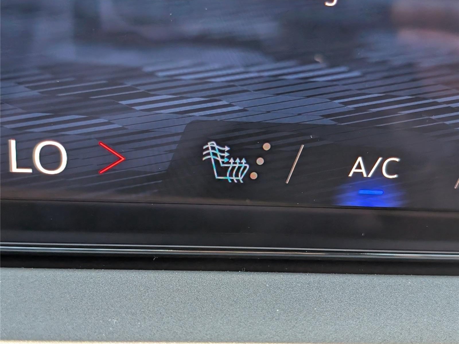 New 2027 Chevrolet Traverse LT w/ Driver Confidence Package FWD image 23