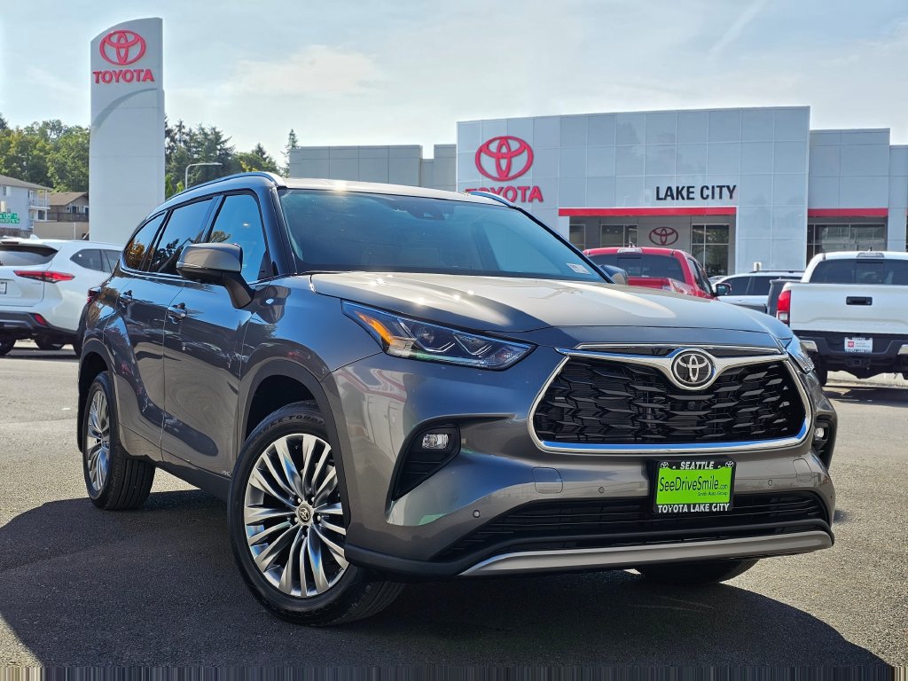 New 2026 Toyota Highlander Platinum