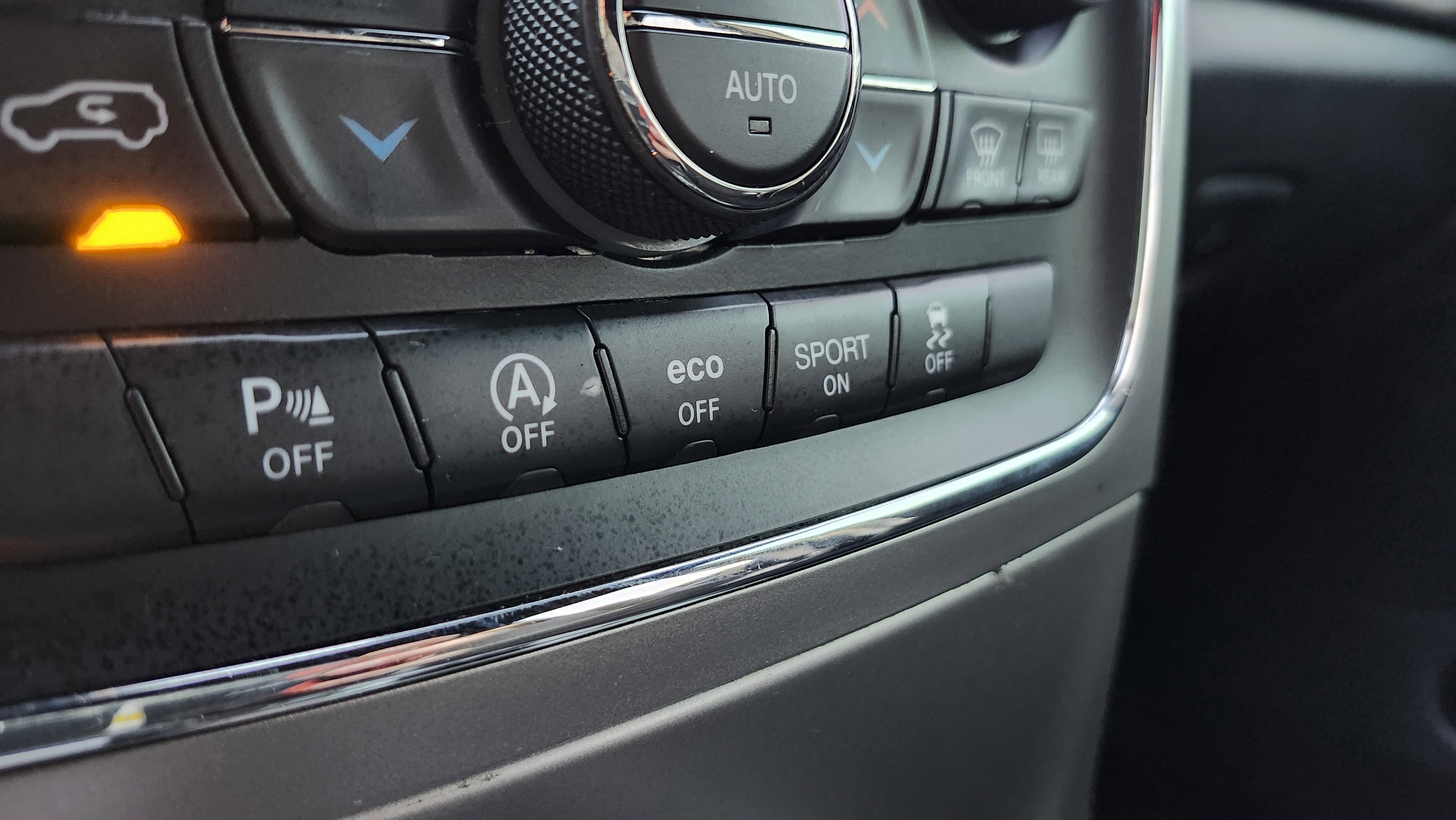 Used 2018 Jeep Grand Cherokee Altitude image 11