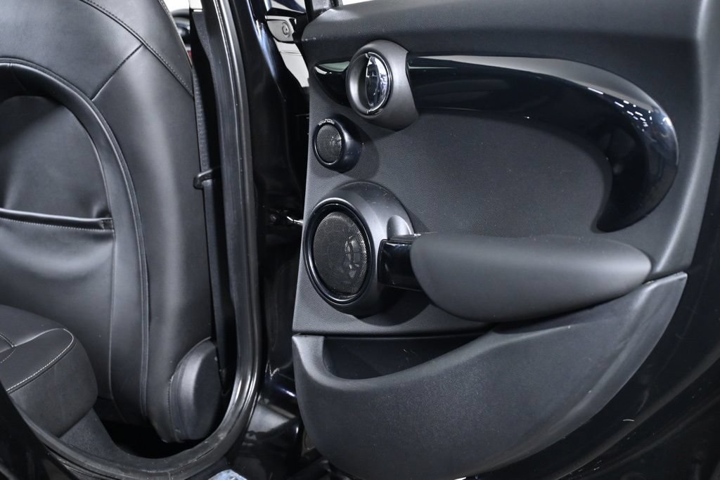 Used 2015 MINI Cooper 4-Door Hardtop FWD image 27