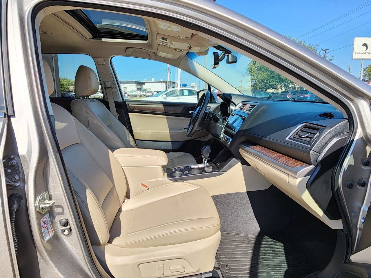 Used 2017 Subaru Outback 3.6R Limited image 14