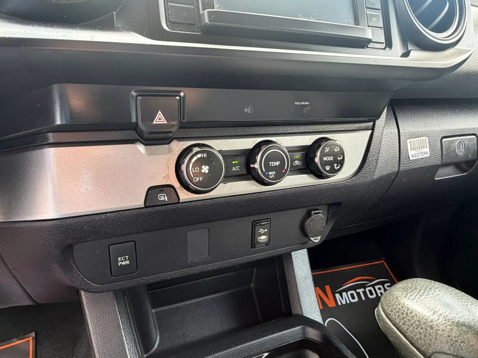 Used 2019 Toyota Tacoma SR RWD image 24