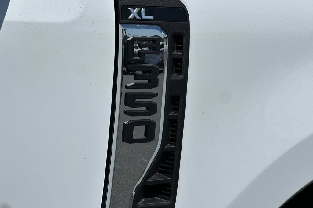 New 2025 Ford F350 XL w/ XL Chrome Package RWD image 6