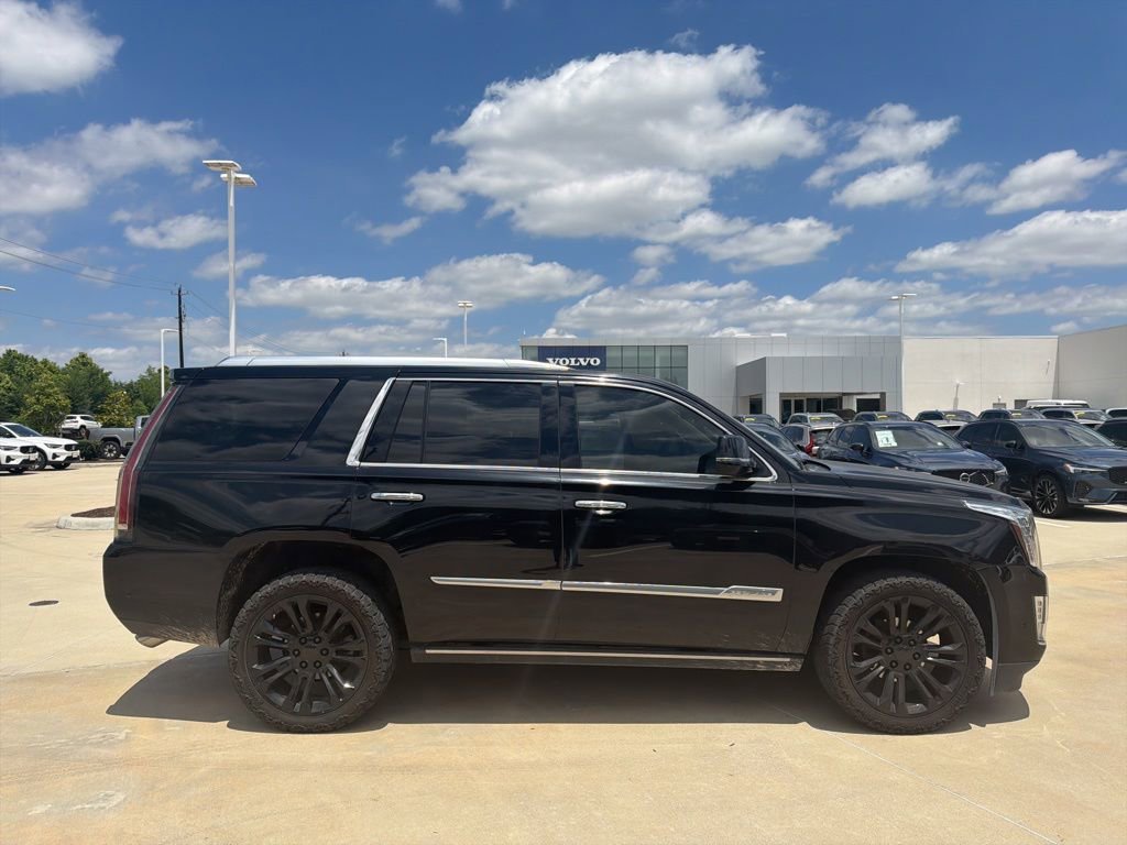 Used 2018 Cadillac Escalade Premium Luxury w/ LPO, Radiant Package AWD/4WD image 16