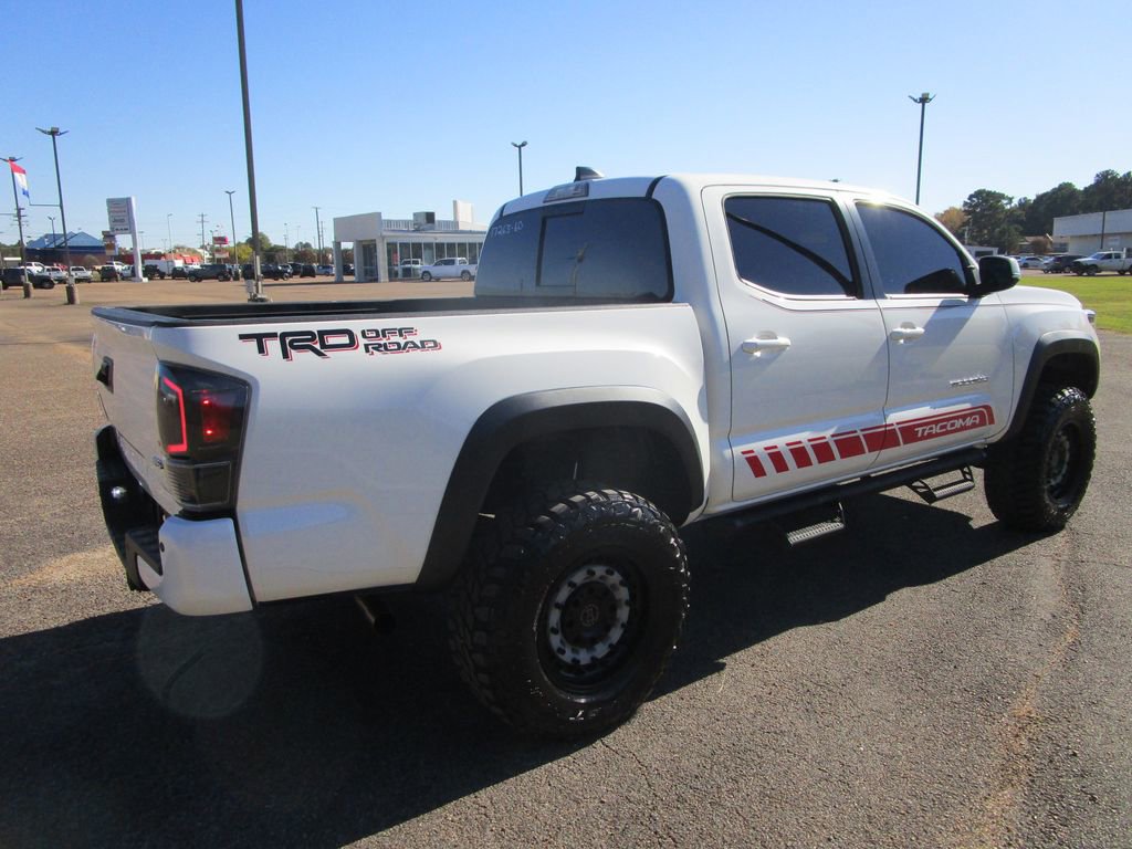 Used 2022 Toyota Tacoma TRD Off-Road image 7