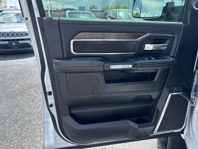 Used 2019 RAM 2500 Laramie AWD/4WD image 16