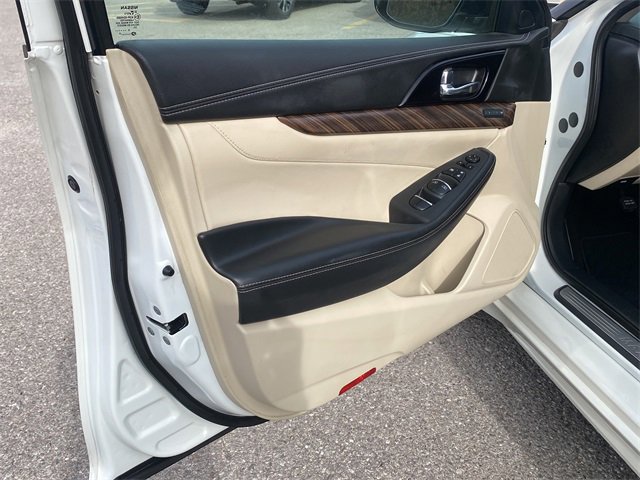 Used 2016 Nissan Maxima Platinum image 18