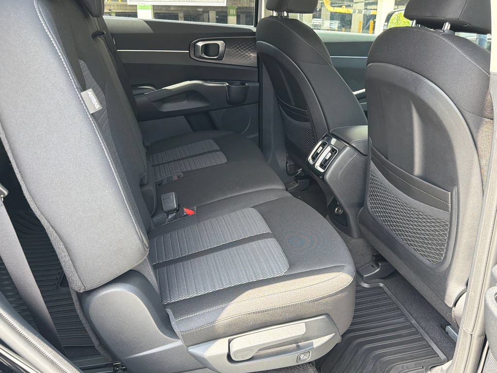 New 2026 Kia Sorento LX FWD image 12