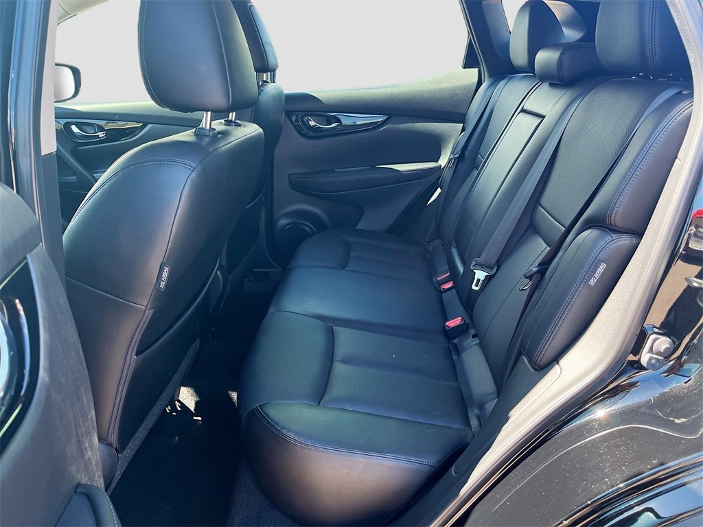 Used 2022 Nissan Rogue Sport SL w/ Premium Package image 23