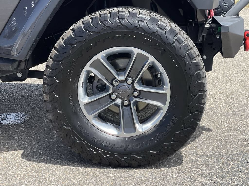 Used 2018 Jeep Wrangler Unlimited Sahara AWD/4WD image 31