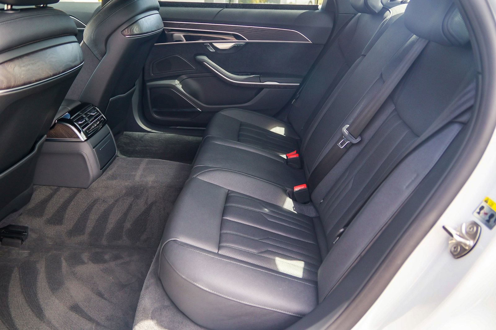Used 2022 Audi A8 L 3.0T AWD/4WD image 18