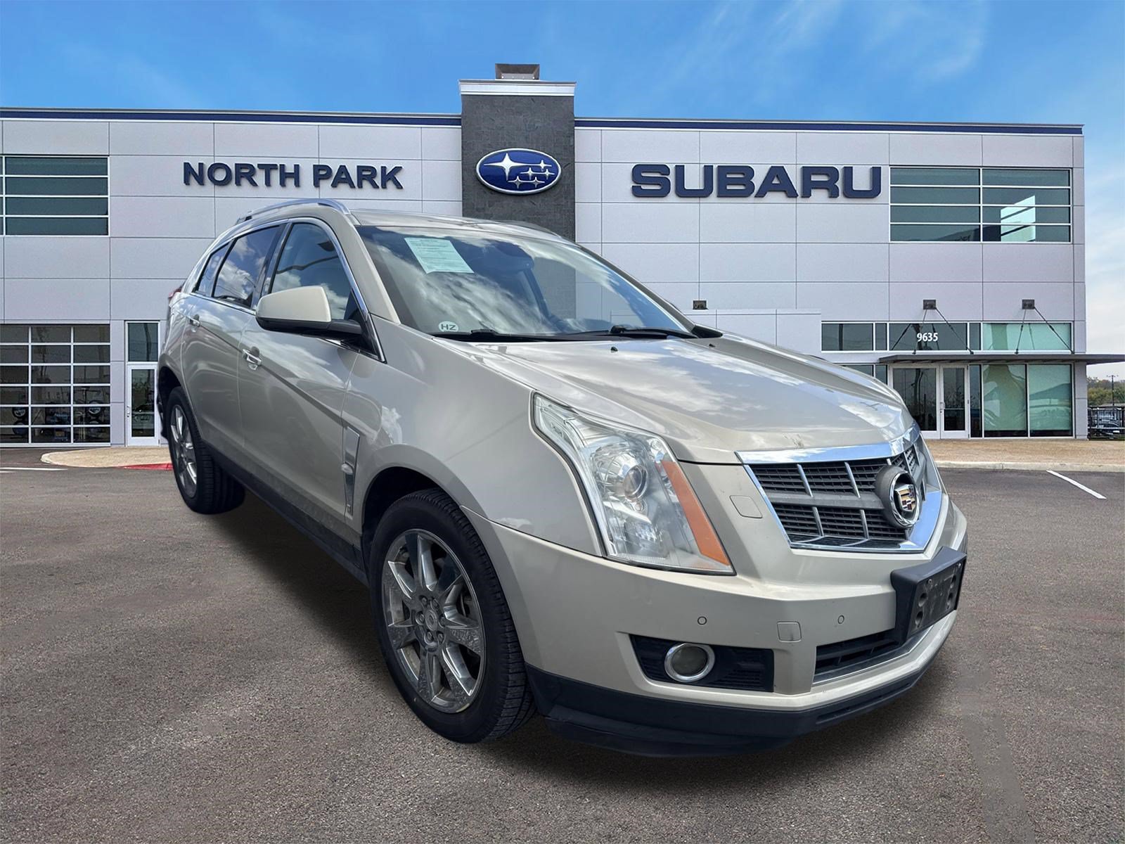 Used 2011 Cadillac SRX Performance FWD image 1
