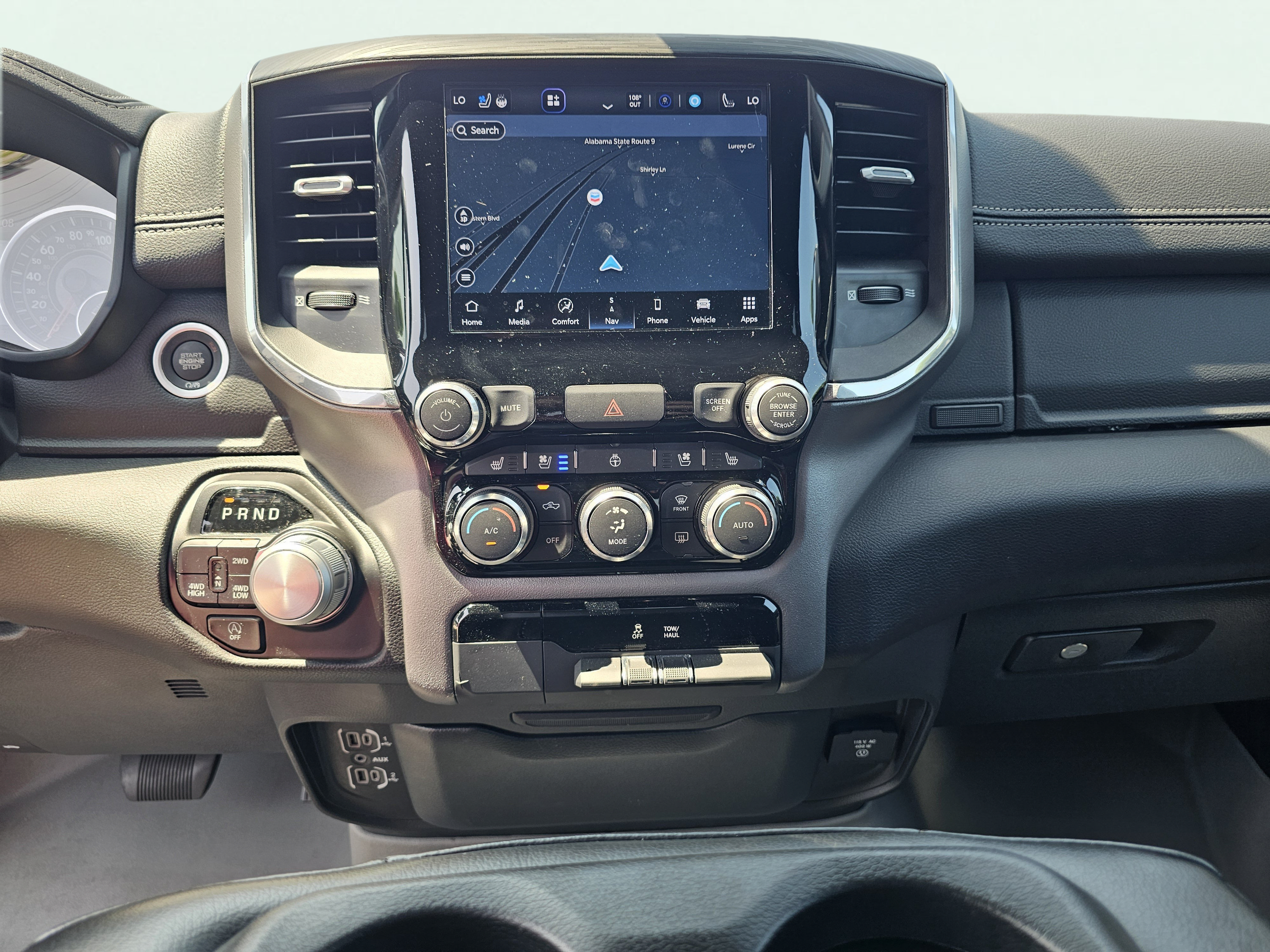 Used 2024 RAM 1500 Laramie AWD/4WD image 27