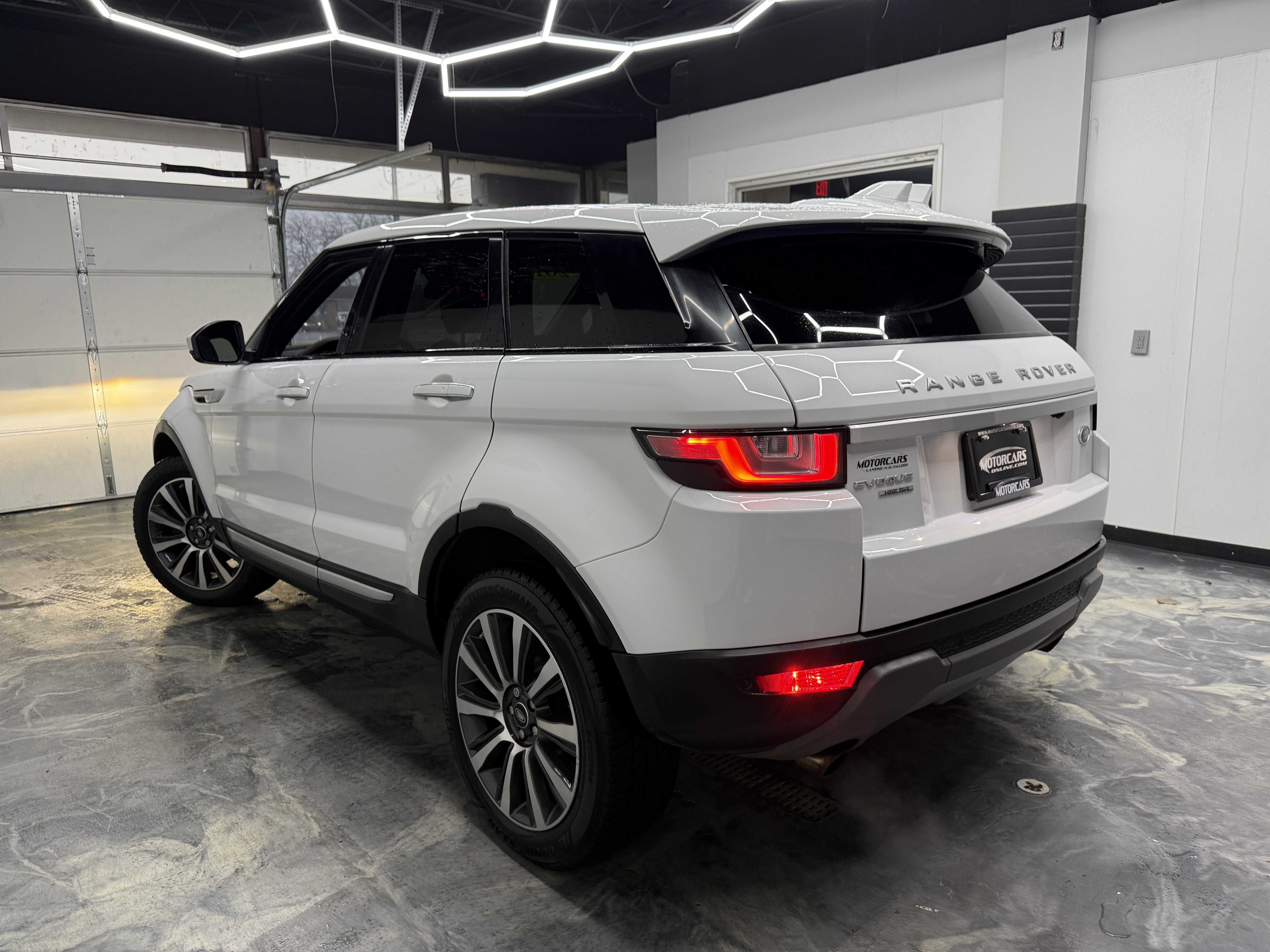 Used 2017 Land Rover Range Rover Evoque HSE image 3
