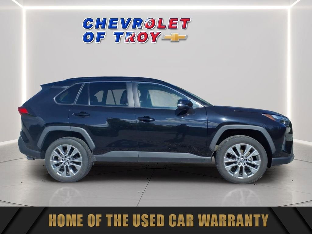 Used 2023 Toyota RAV4 XLE Premium FWD image 10