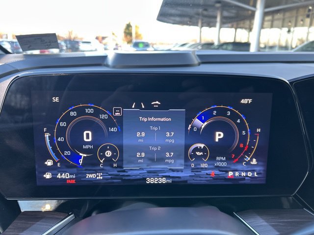 Used 2025 Chevrolet Suburban LT AWD/4WD image 14