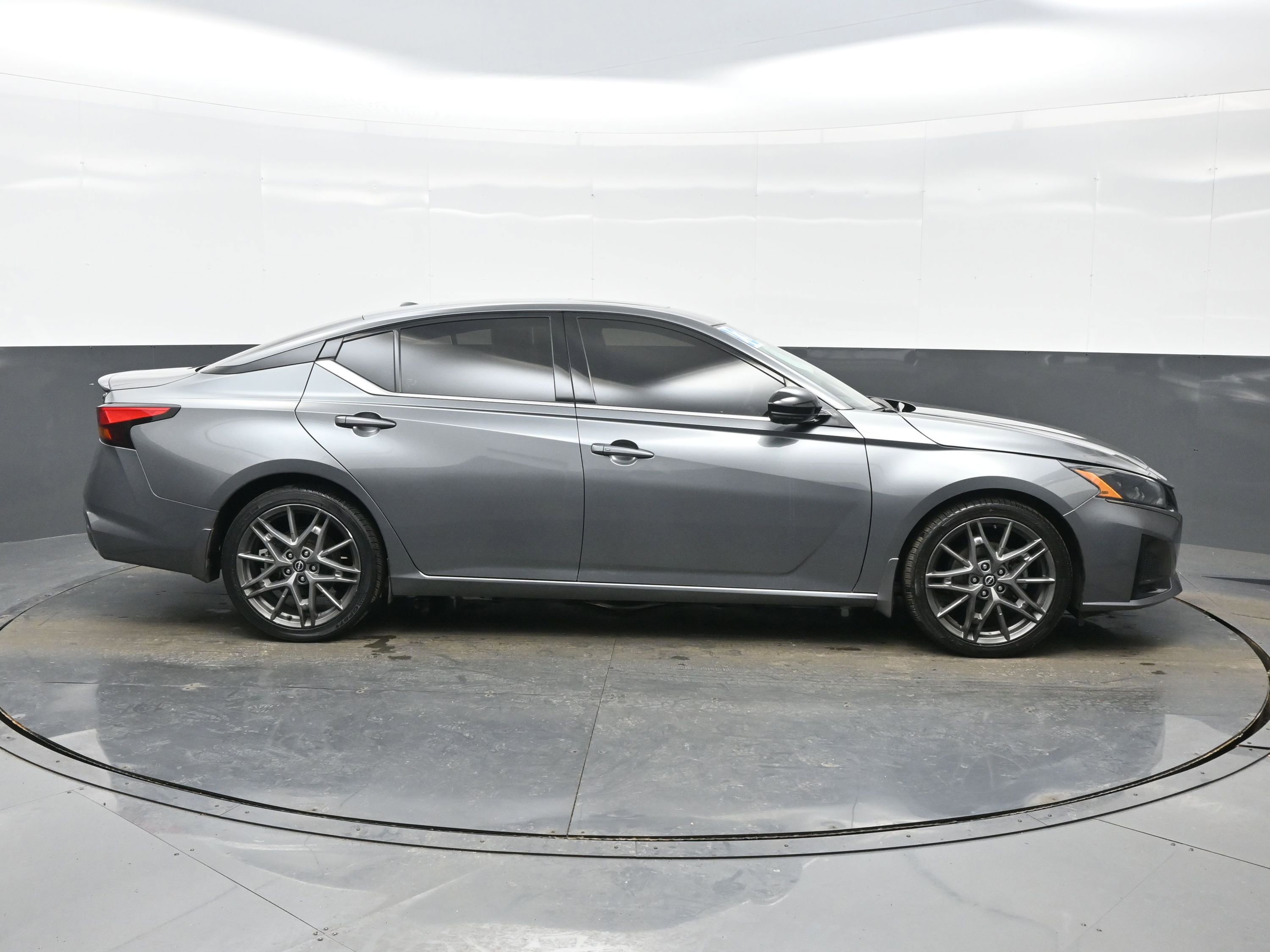 Used 2023 Nissan Altima 2.0 SR image 7