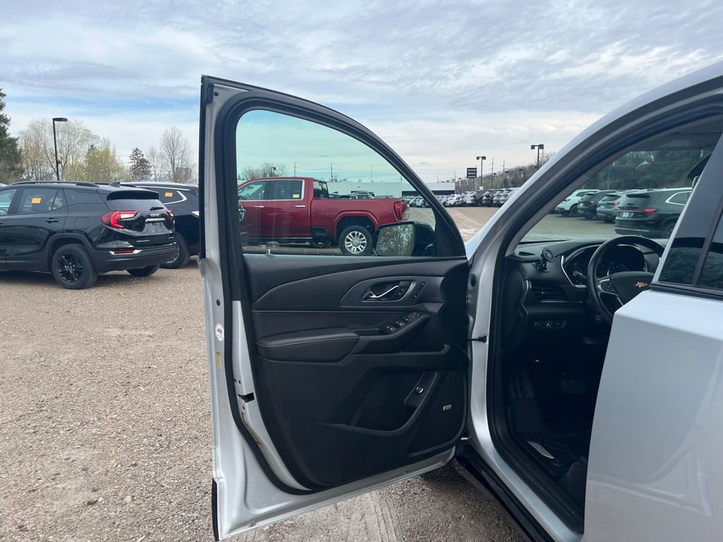 Used 2020 Chevrolet Traverse Premier w/ Redline Edition image 17