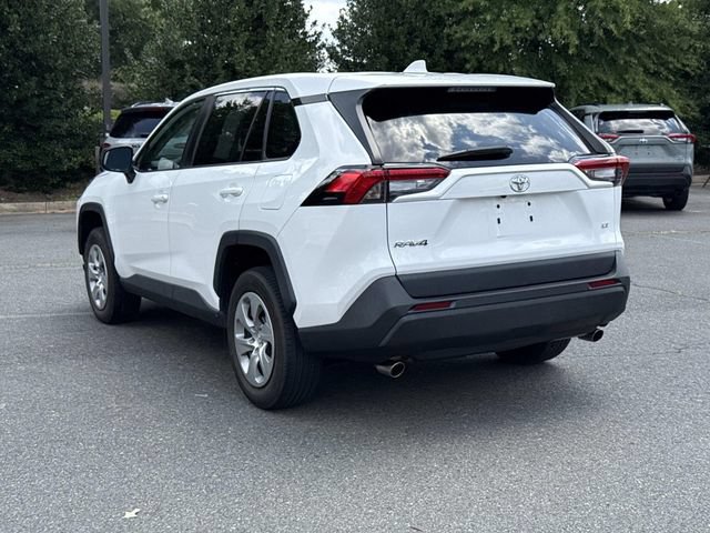 Used 2022 Toyota RAV4 LE FWD image 4